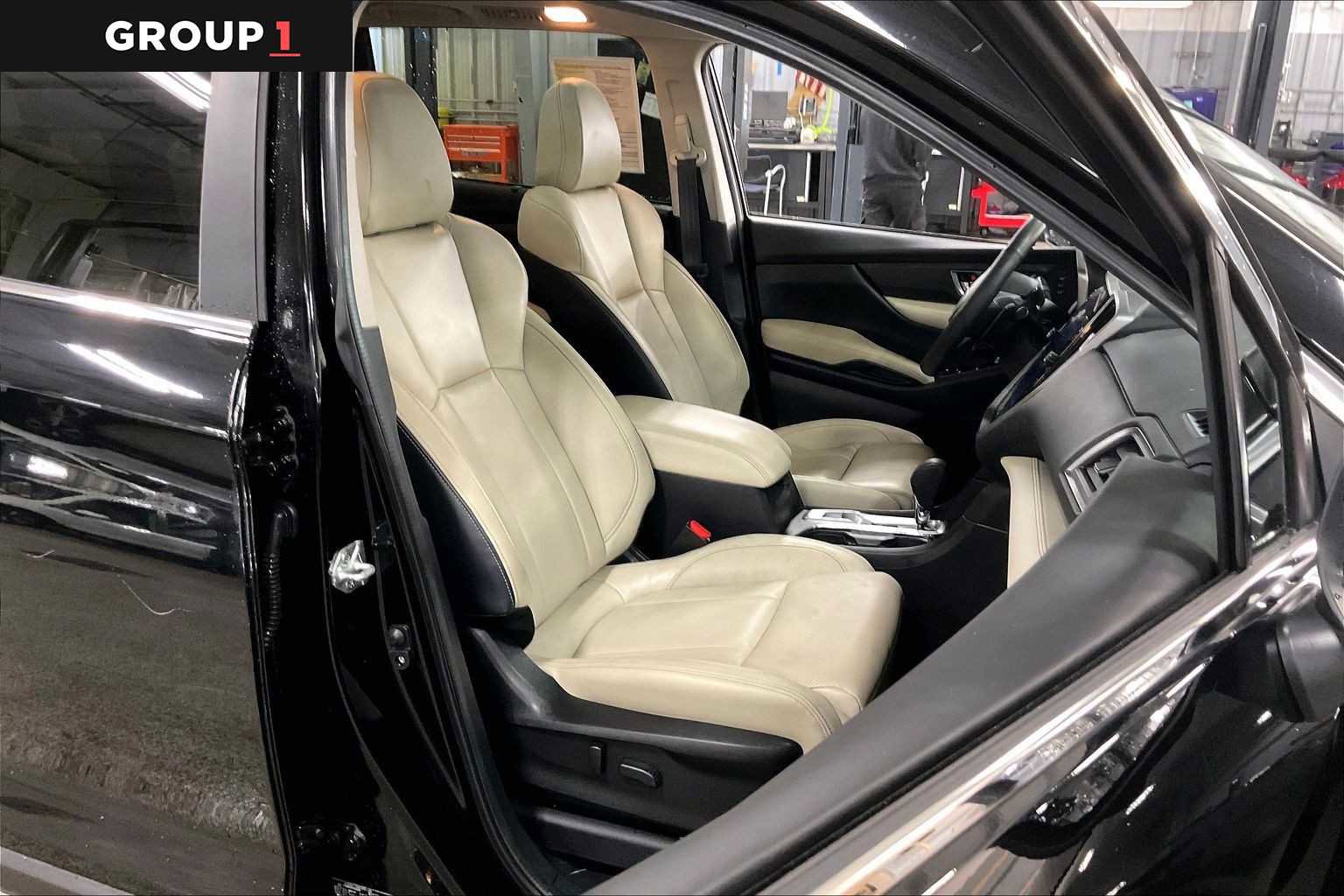 Used 2023 Subaru Ascent Limited w/ Technology Package AWD/4WD image 9