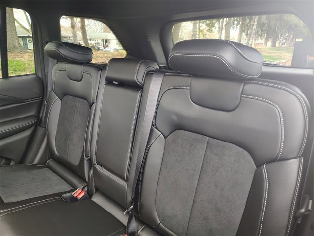 New 2025 Jeep Grand Cherokee Altitude image 5