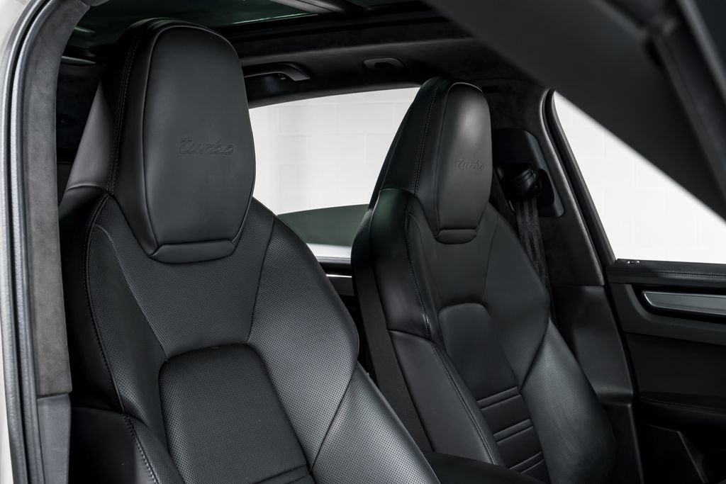 Used 2022 Porsche Cayenne Turbo AWD/4WD image 39