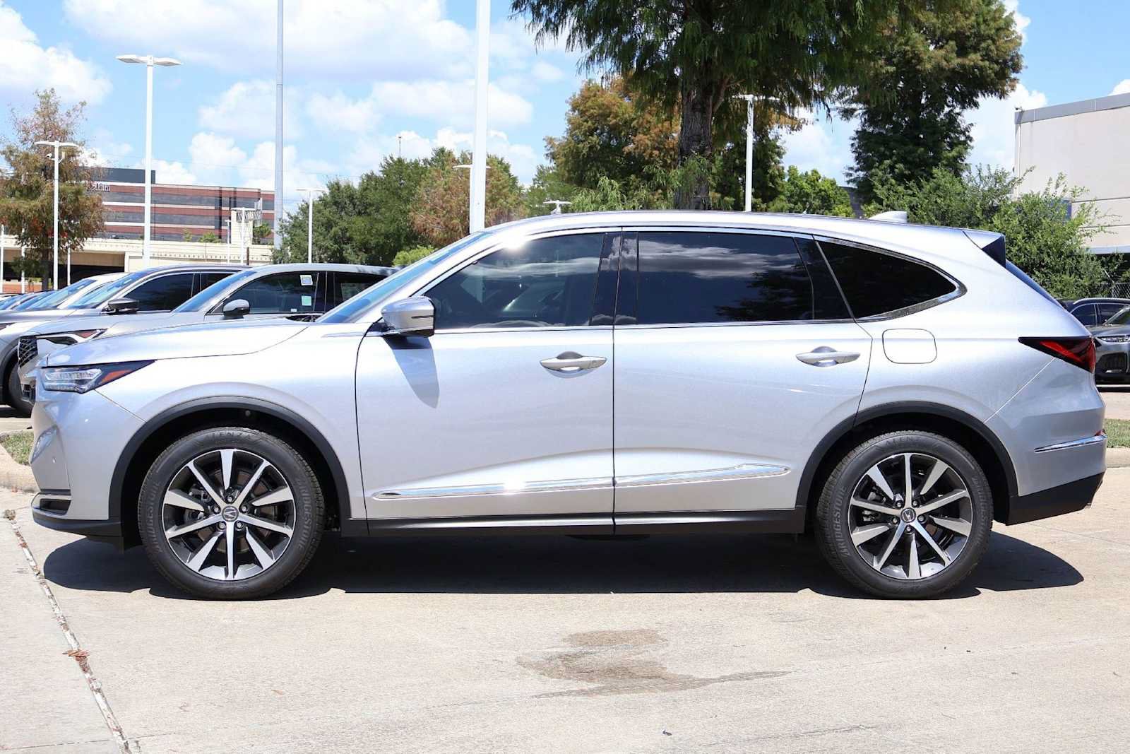 Certified 2026 Acura MDX w/ Technology Package FWD image 3
