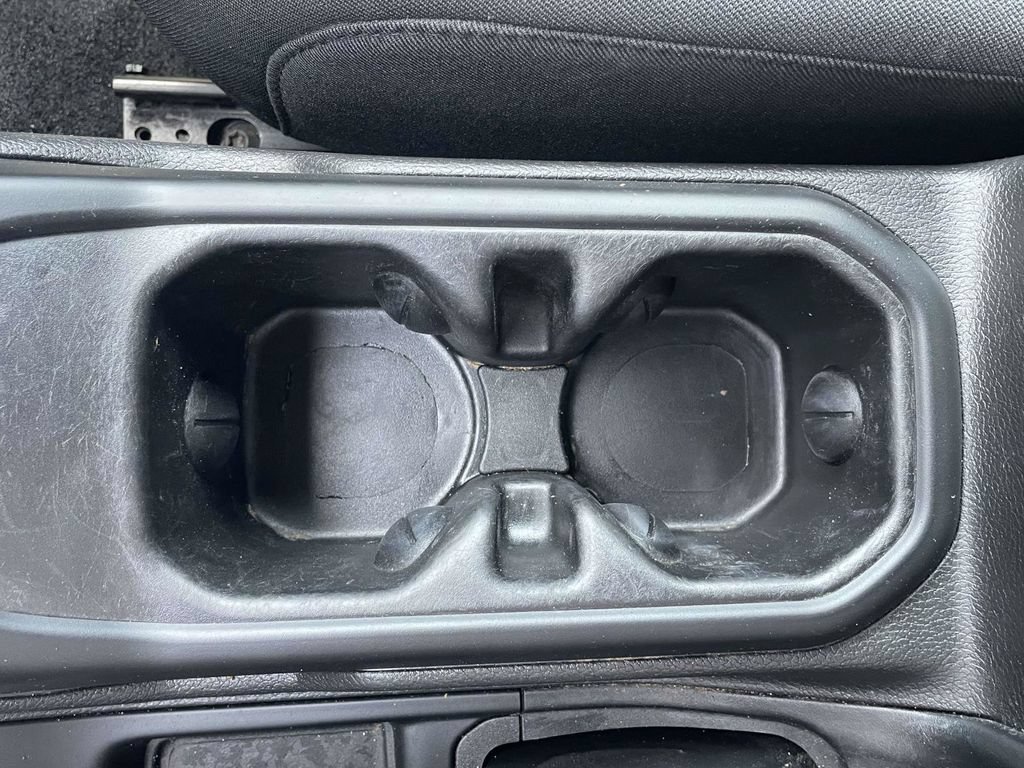 Used 2022 Jeep Wrangler Sport AWD/4WD image 18