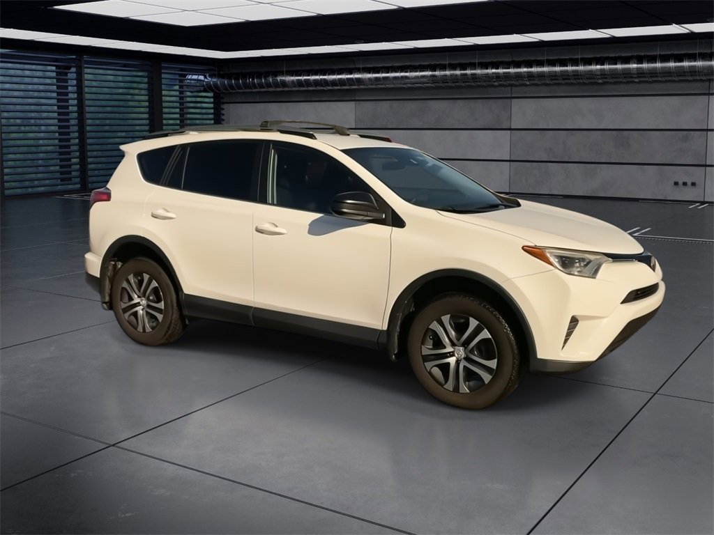Used 2017 Toyota RAV4 LE image 3
