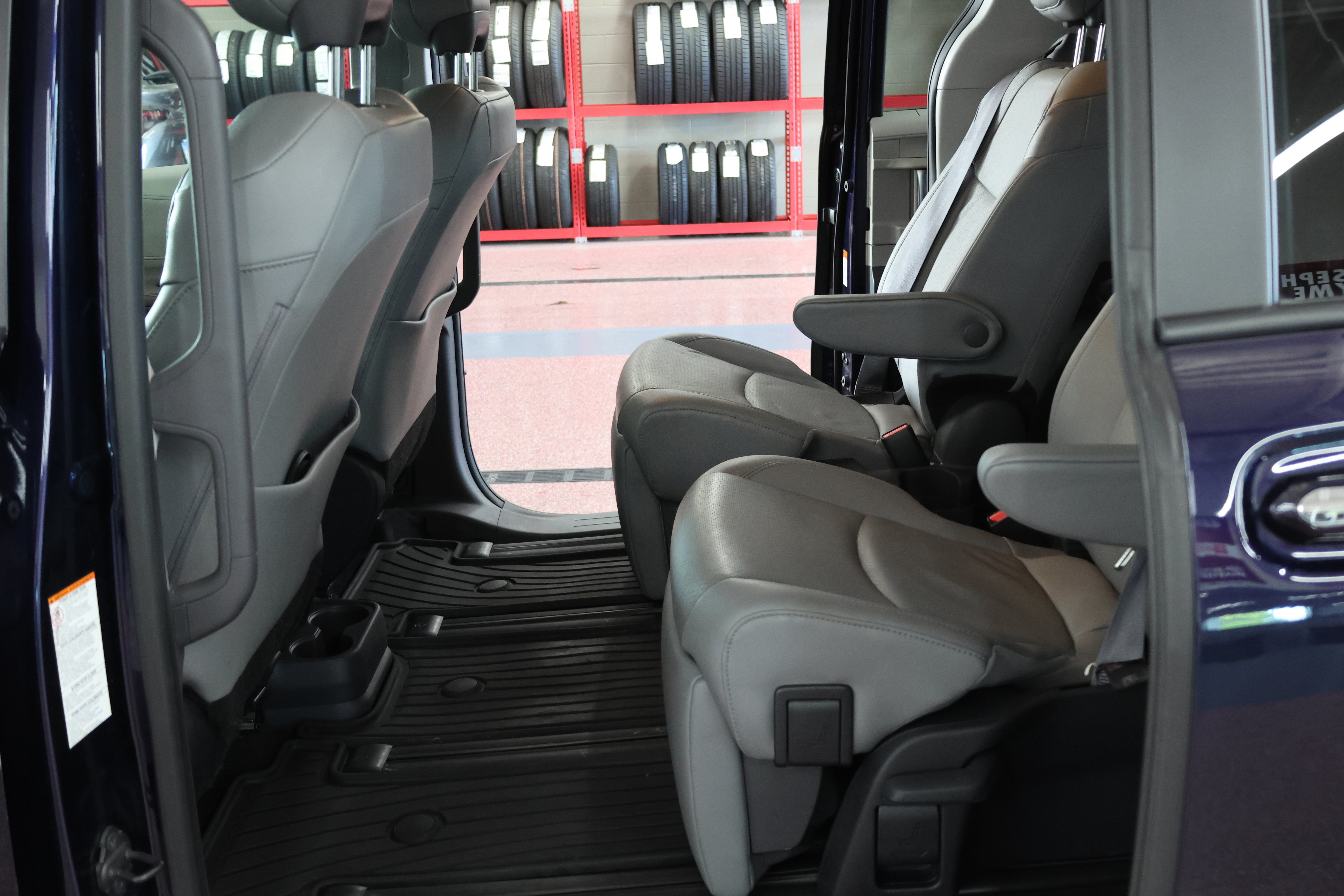 Certified 2023 Toyota Sienna Limited AWD/4WD image 18