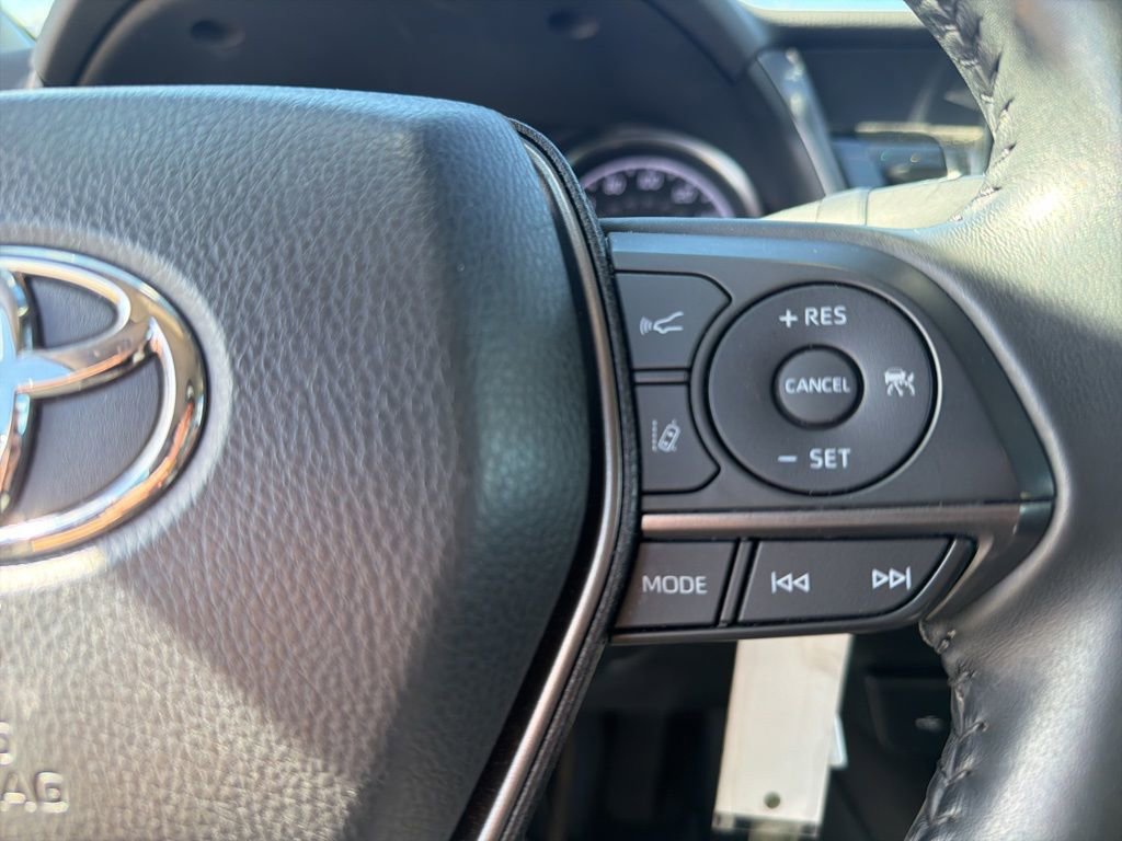 Used 2023 Toyota Camry SE image 18