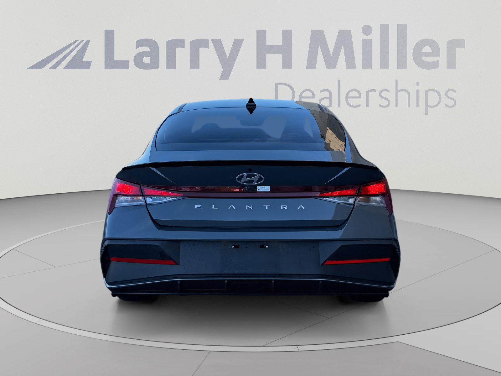 Certified 2025 Hyundai Elantra Sport FWD image 4
