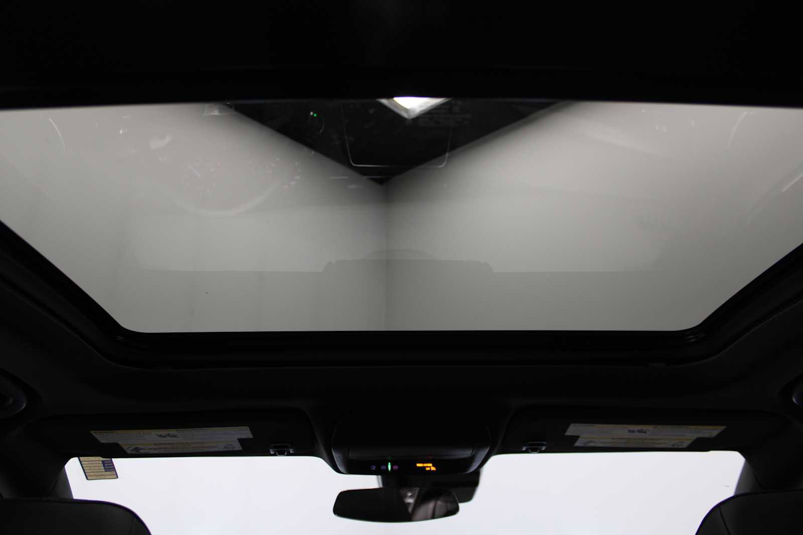 Used 2020 Cadillac XT4 Premium Luxury w/ Cold Weather Package image 17