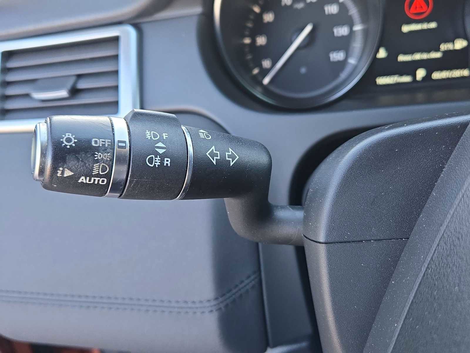 Used 2018 Land Rover Discovery Sport HSE image 33