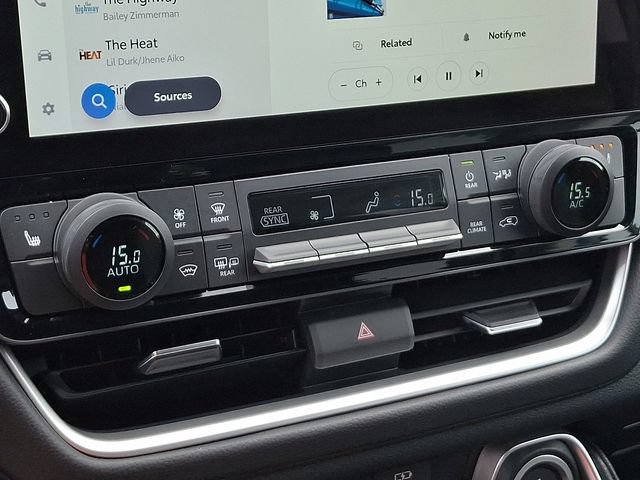 Used 2025 Toyota Grand Highlander AWD image 14