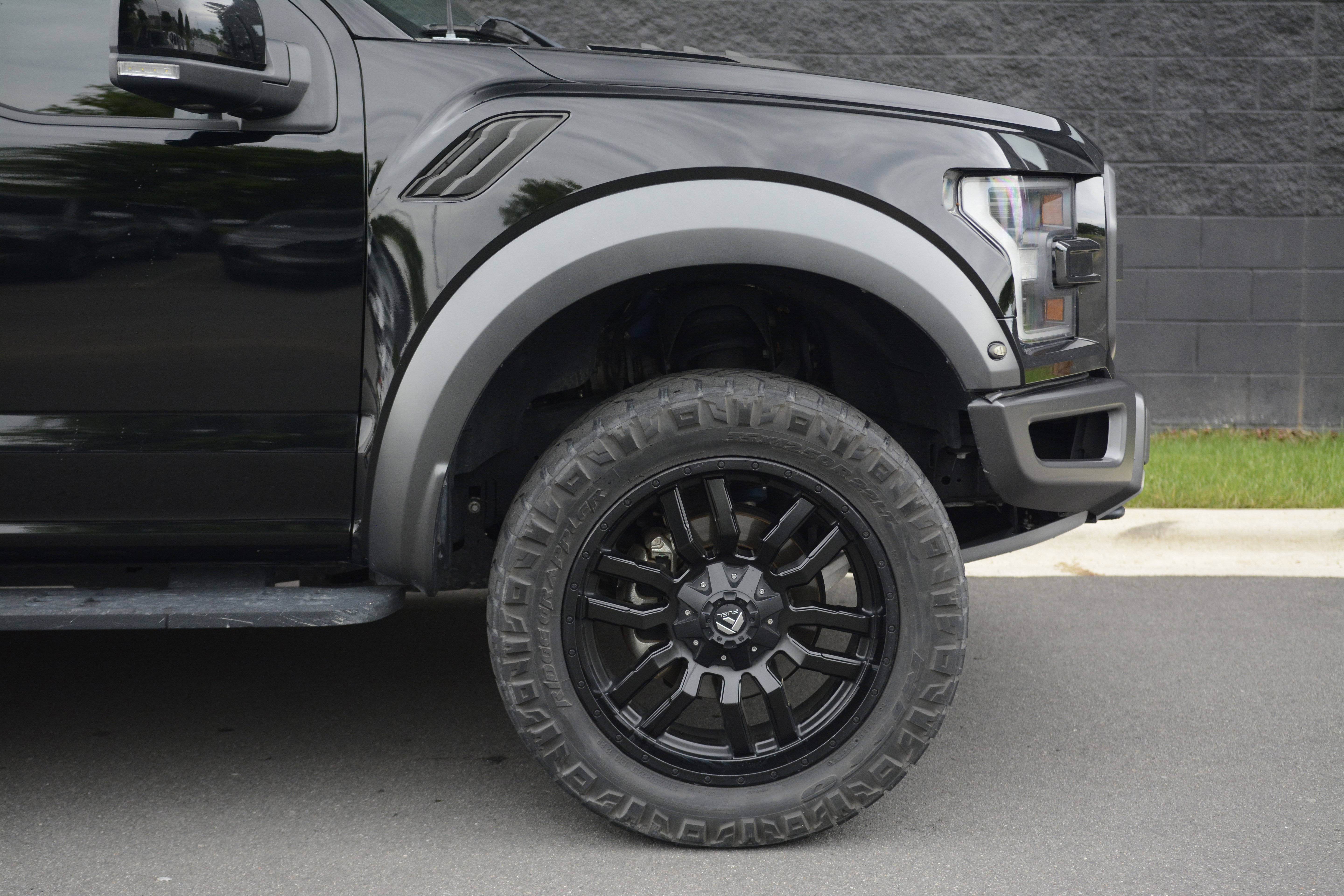 Used 2018 Ford F150 Raptor w/ Equipment Group 802A Luxury AWD/4WD image 42