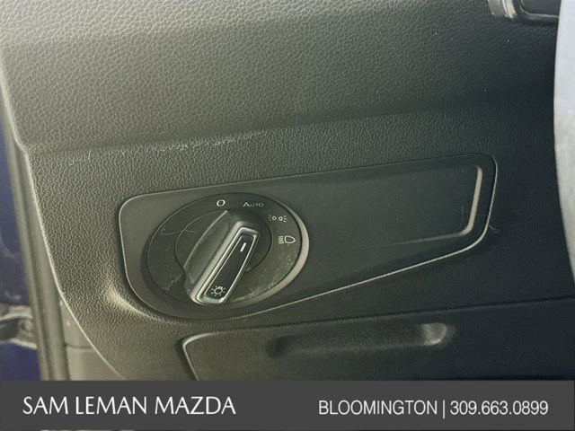 Used 2021 Volkswagen Tiguan SE image 10