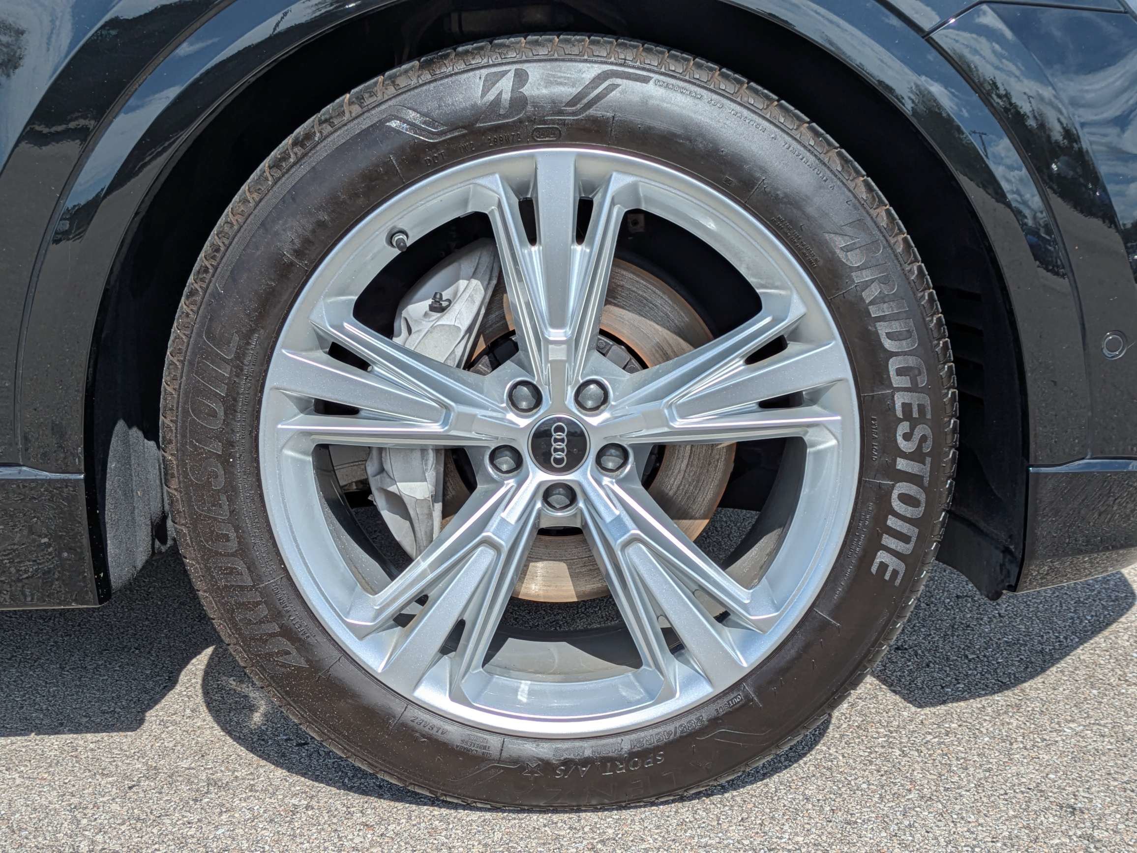 Used 2023 Audi Q8 Prestige AWD/4WD image 11