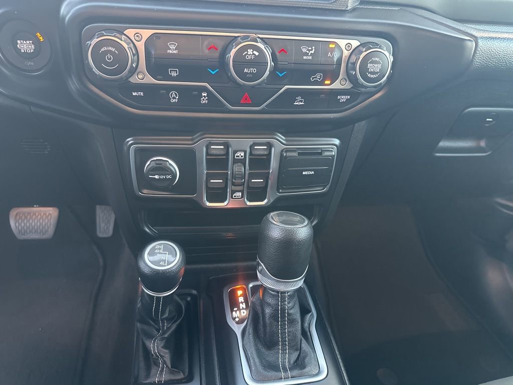 Used 2023 Jeep Wrangler Sahara image 17