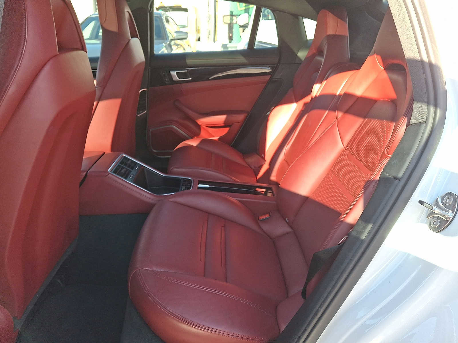 Used 2018 Porsche Panamera 4 image 7