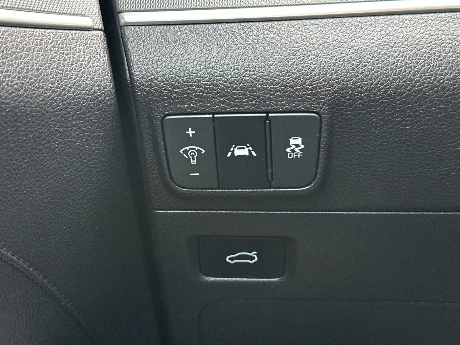 Used 2023 Kia K5 LXS image 31