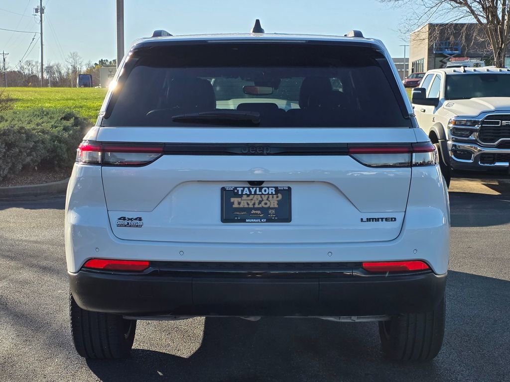 Used 2024 Jeep Grand Cherokee Limited w/ Black Appearance Package image 6