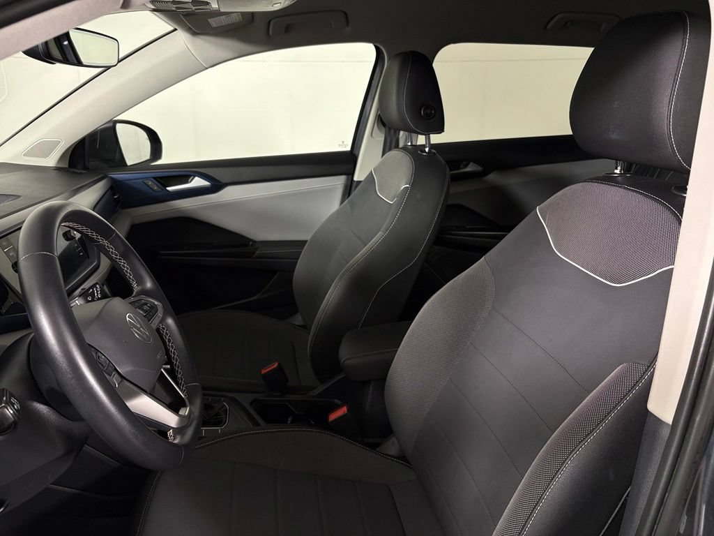 Used 2024 Volkswagen Taos SE FWD image 21