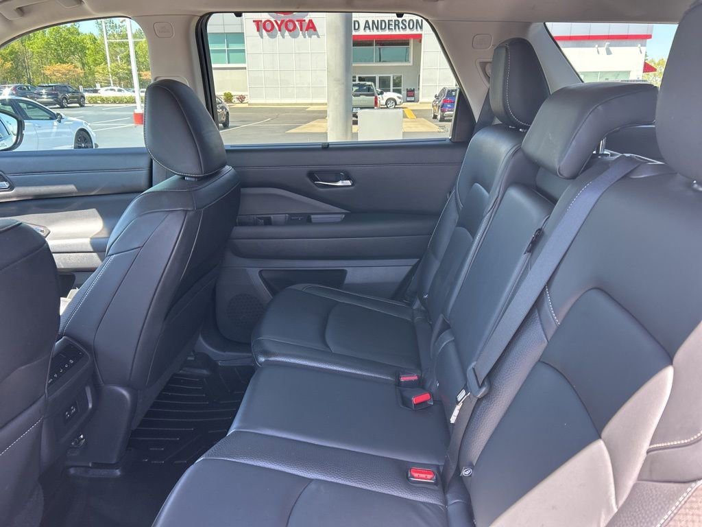 Used 2022 Nissan Pathfinder SL w/ Cargo Package image 14