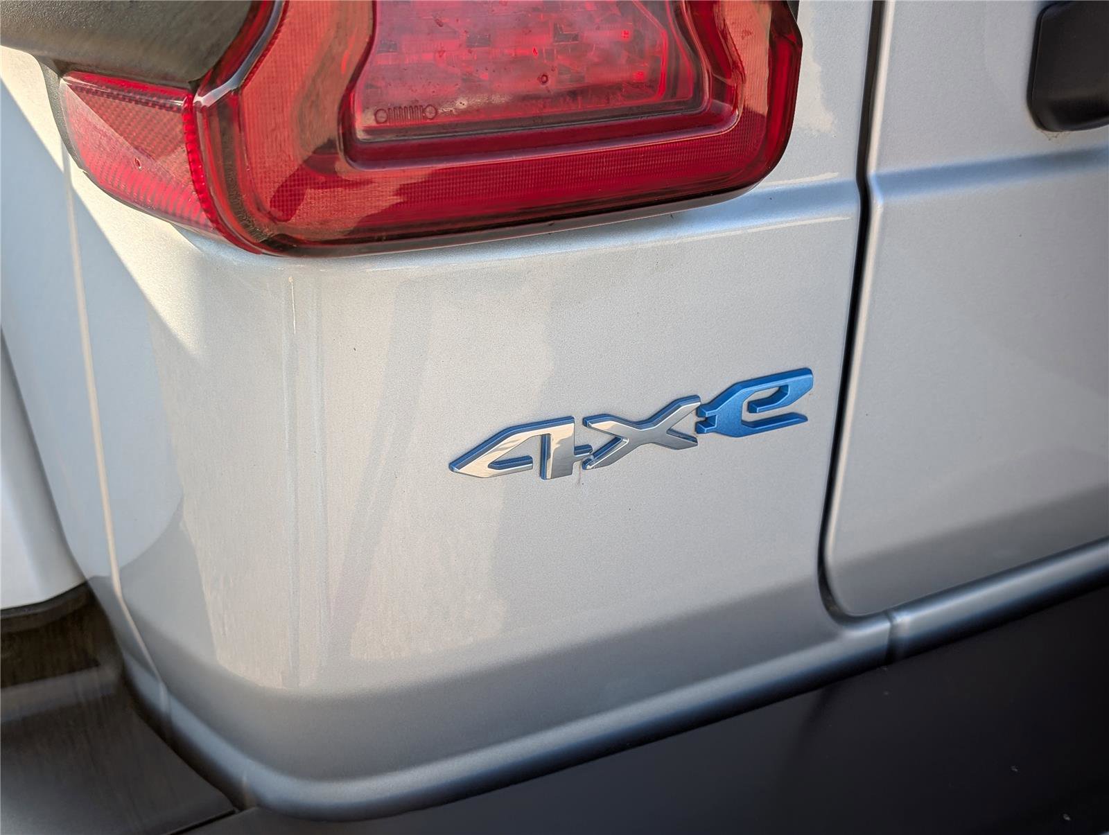 Used 2023 Jeep Wrangler Sahara w/ Cold Weather Group image 9