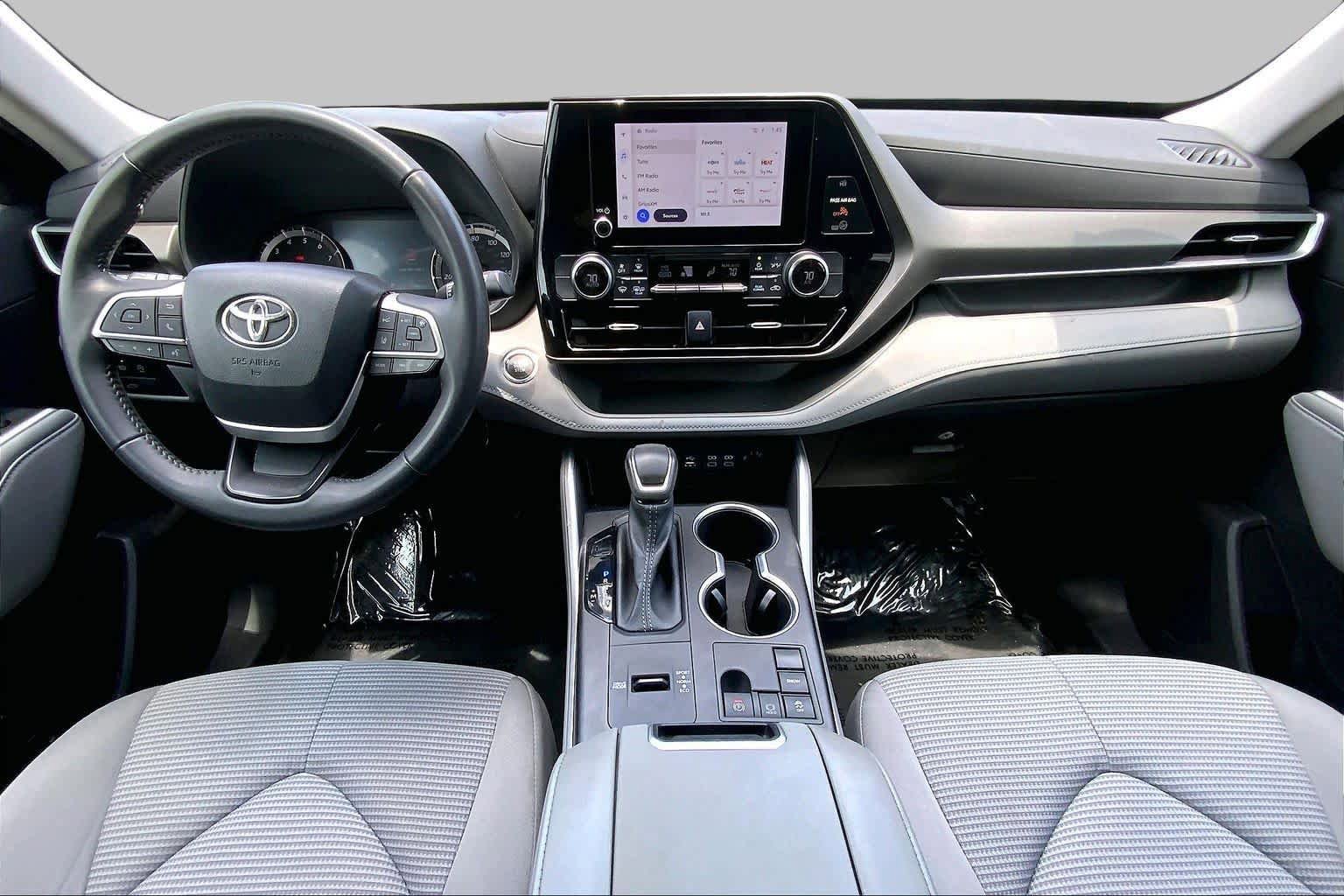 Used 2023 Toyota Highlander LE FWD image 15