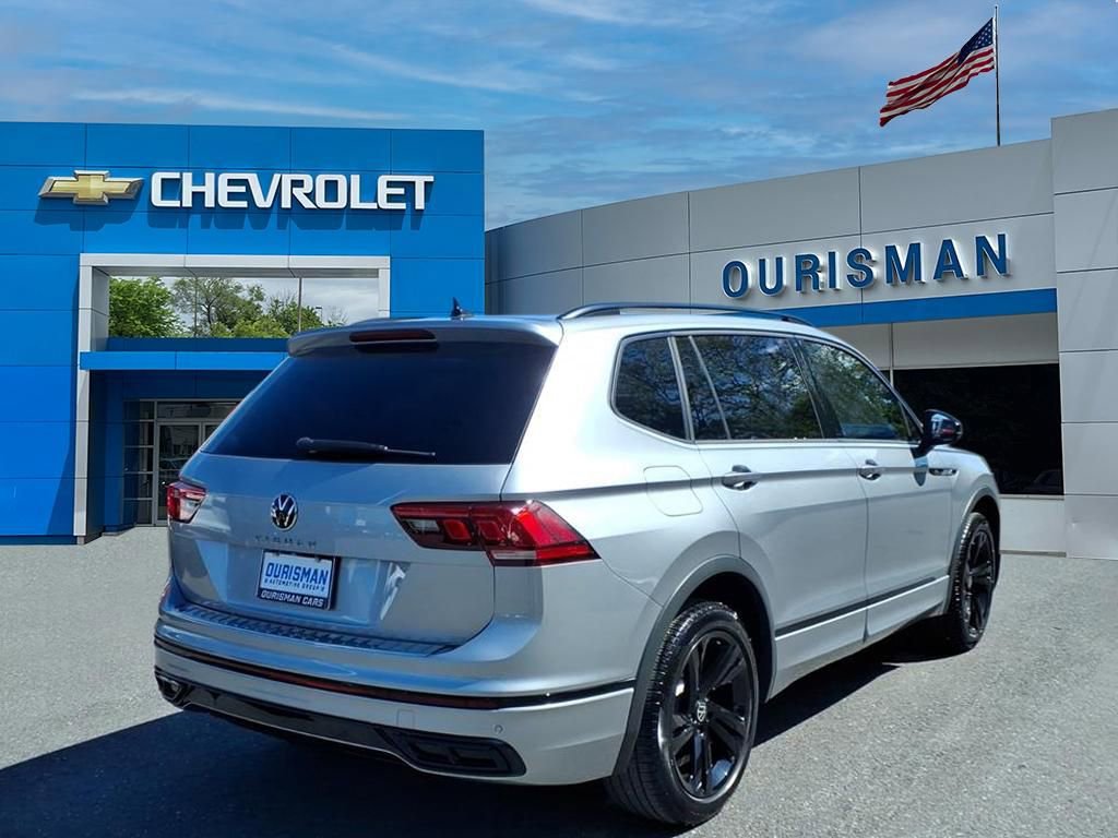 Used 2023 Volkswagen Tiguan SE R-Line FWD image 3