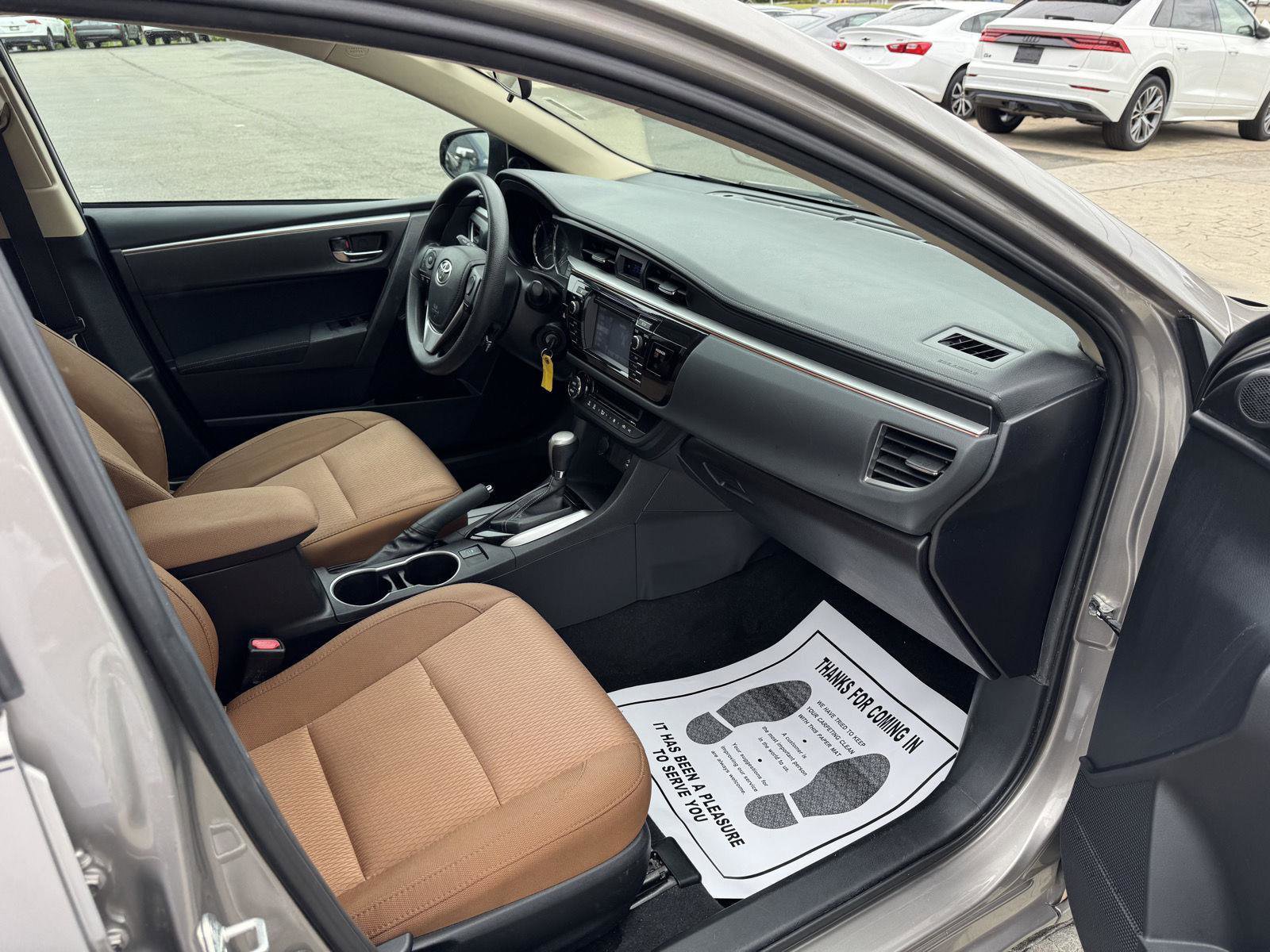 Used 2015 Toyota Corolla LE FWD image 13