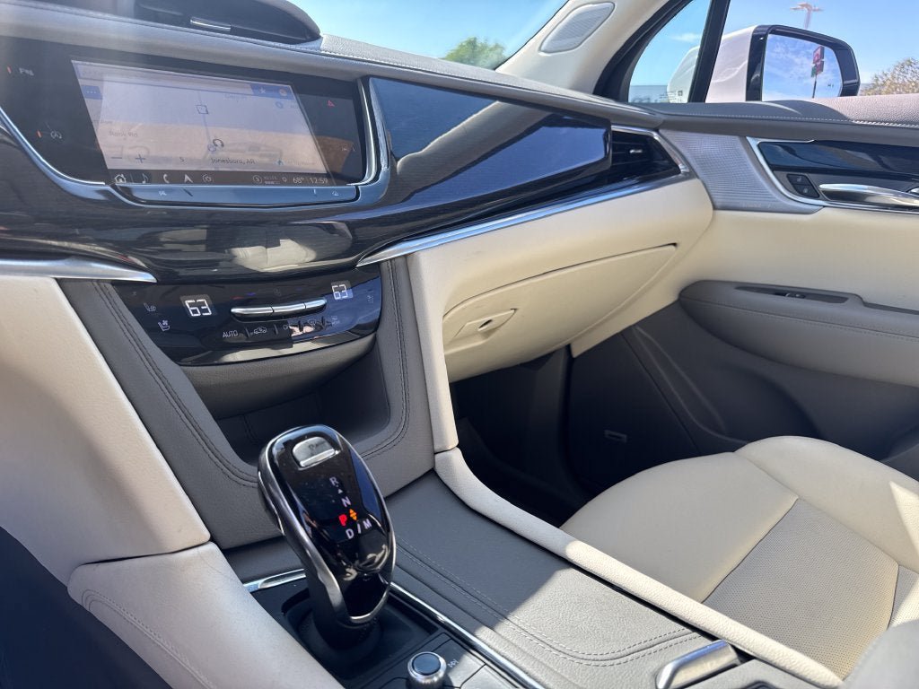 Certified 2024 Cadillac XT6 Premium Luxury w/ LPO, Floor Liner Package AWD/4WD image 27