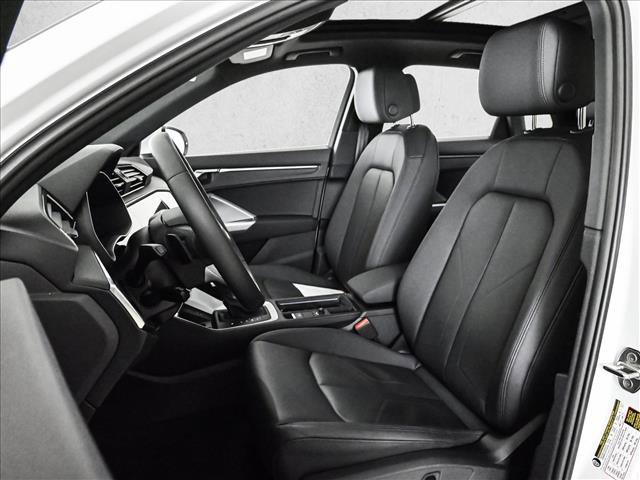 Certified 2025 Audi Q3 2.0T Premium w/ Convenience Package image 17