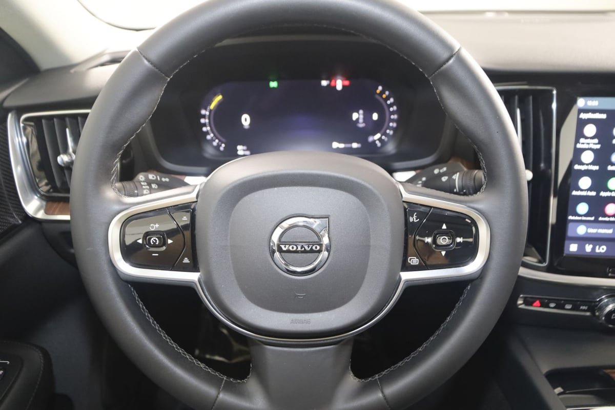 Used 2023 Volvo S60 B5 Plus AWD/4WD image 36