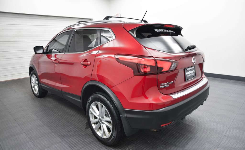 Used 2018 Nissan Rogue Sport SV w/ SV Technology Package image 5