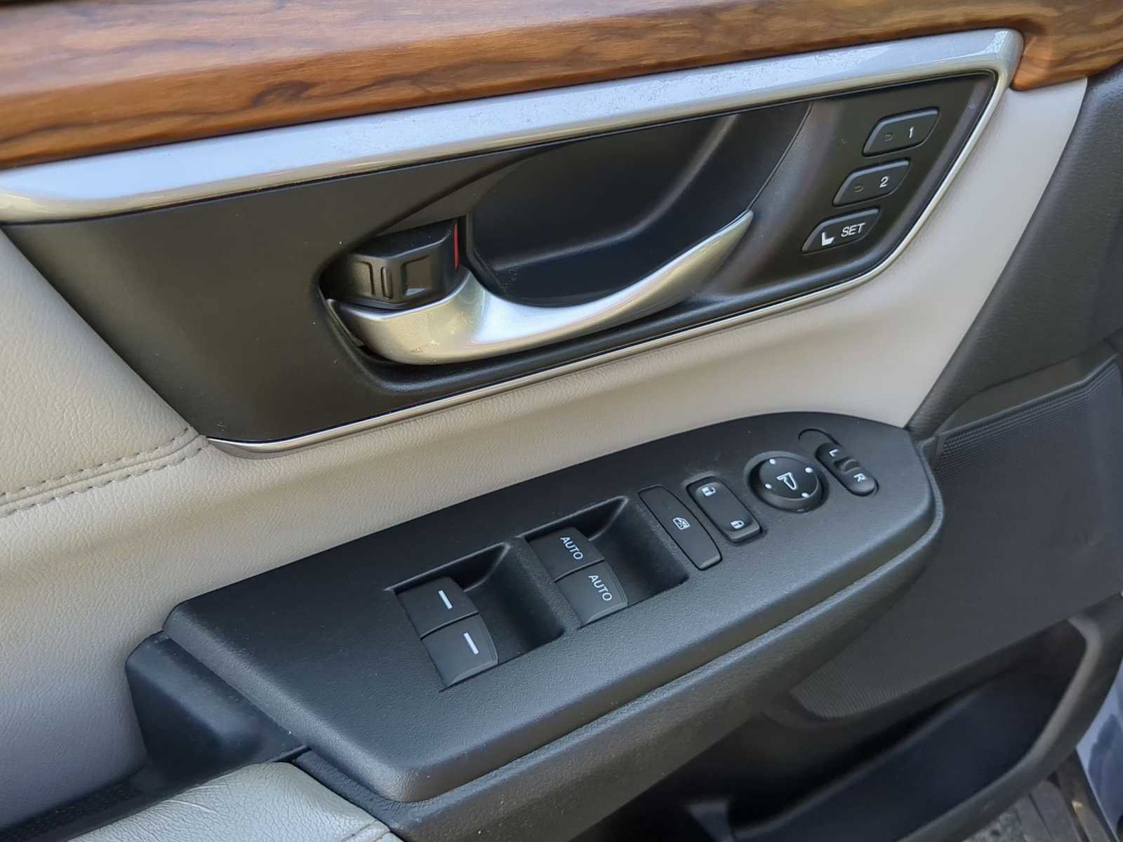 Used 2017 Honda CR-V Touring image 12