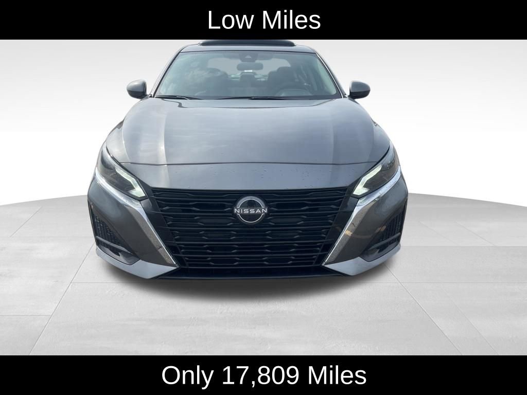 Used 2024 Nissan Altima 2.5 SV w/ SV Premium Package image 2