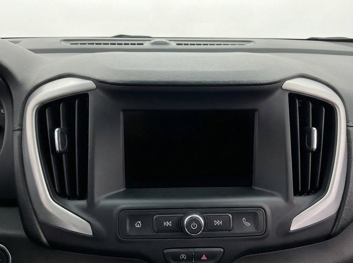 Used 2024 GMC Terrain SLE image 17