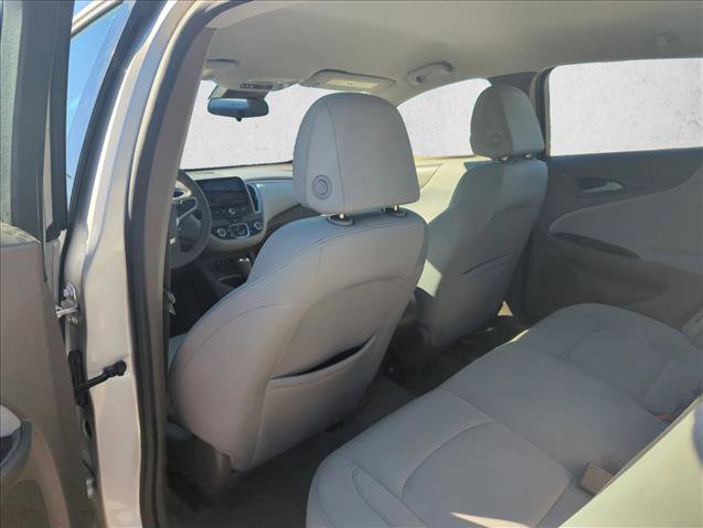 Used 2019 Chevrolet Malibu LS w/ Driver Confidence Package II image 17