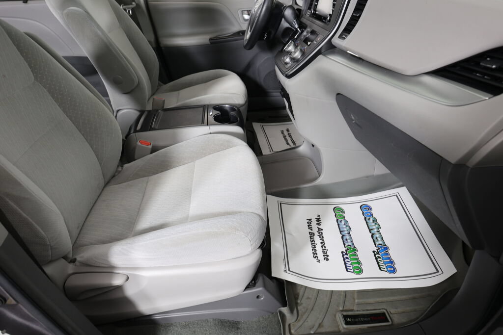 Used 2018 Toyota Sienna LE FWD image 24