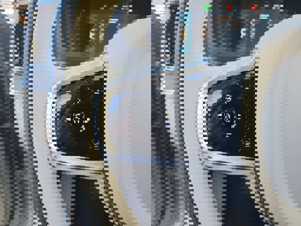 New 2026 Volvo XC90 T8 Ultra w/ Protection Package Premier image 16