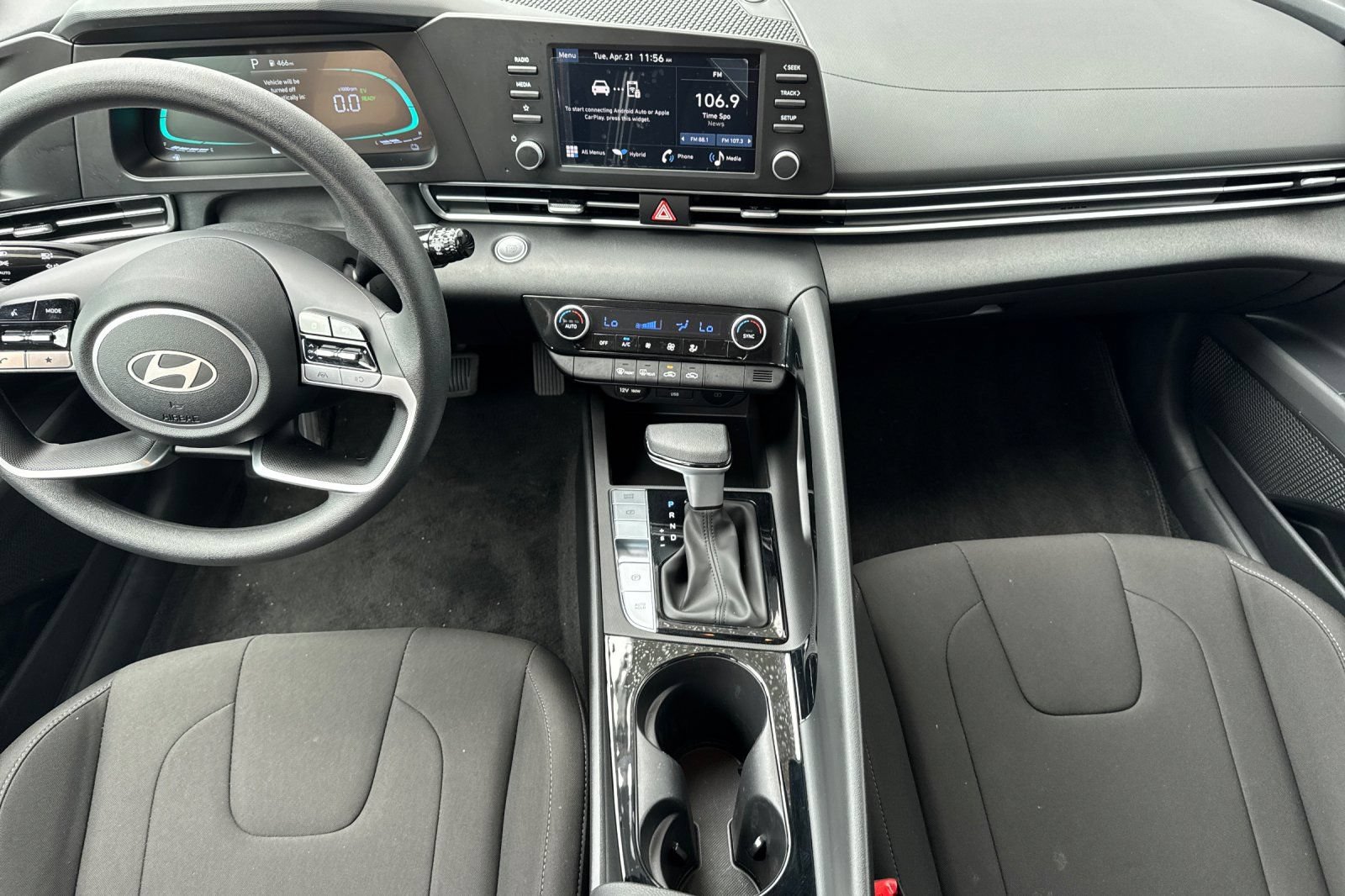 Used 2025 Hyundai Elantra Hybrid FWD image 13