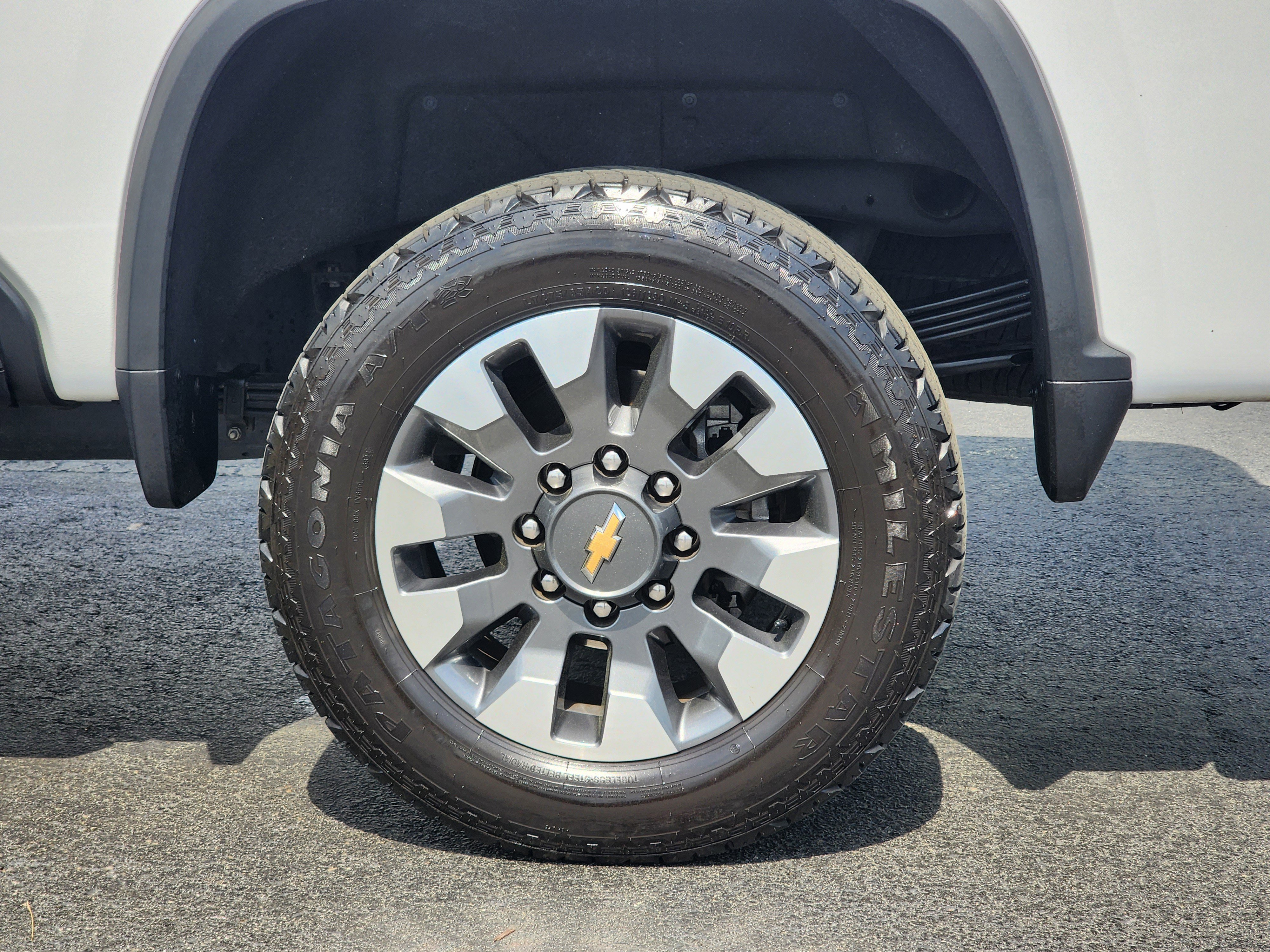 Used 2021 Chevrolet Silverado 2500 Custom w/ Custom Value Package image 11