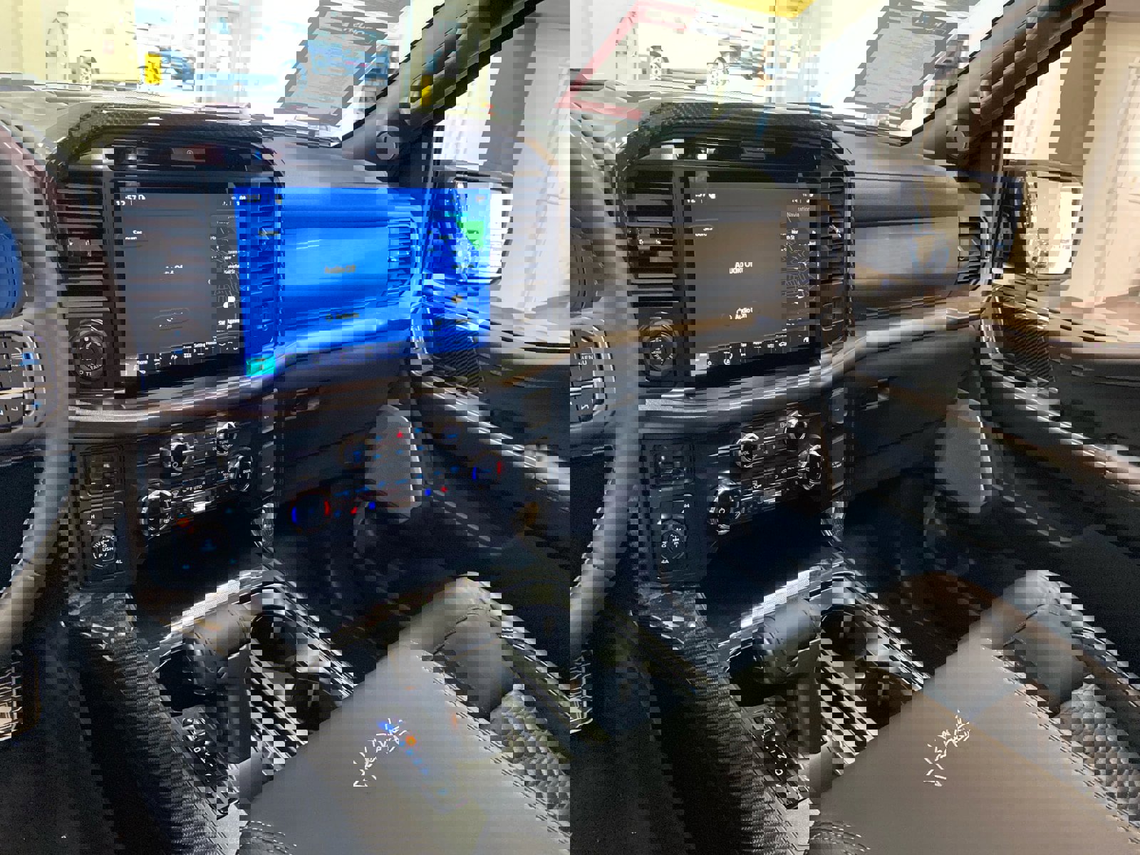 New 2026 Ford F150 Lariat w/ Equipment Group 502A High image 17