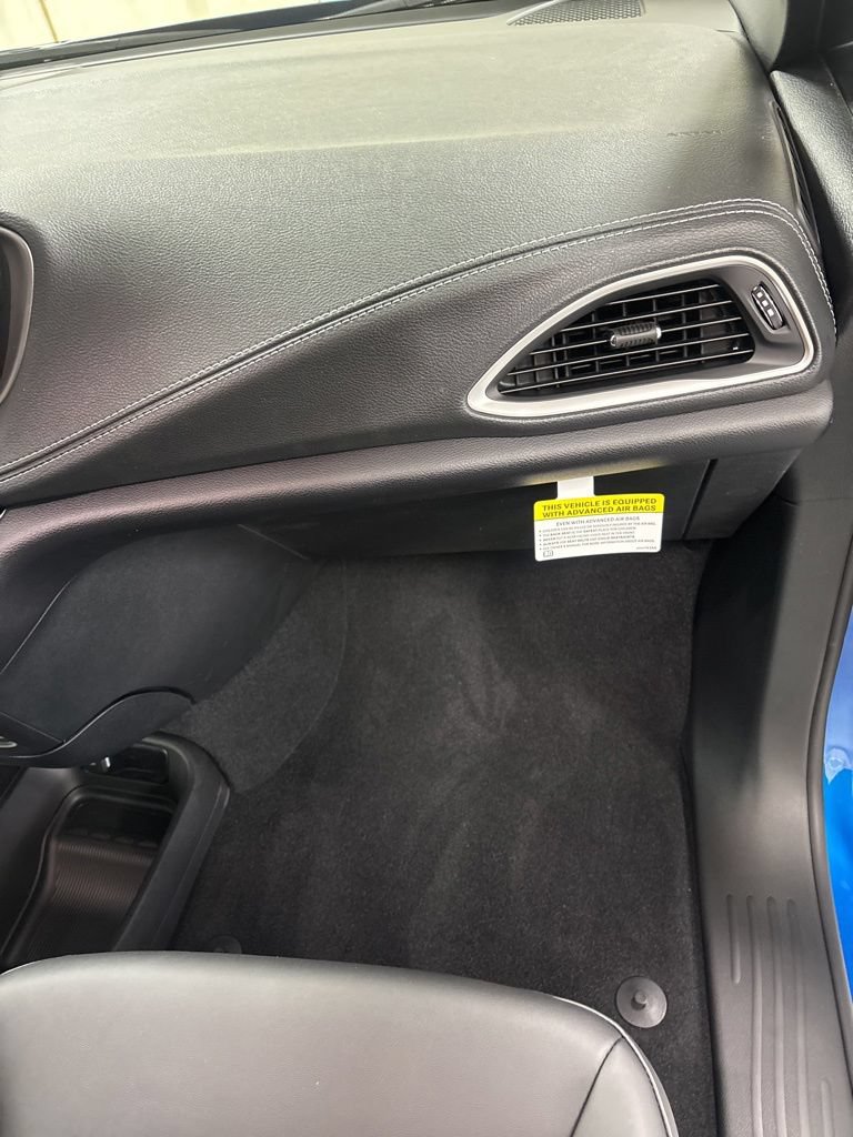 New 2027 Chrysler Pacifica Select FWD image 29