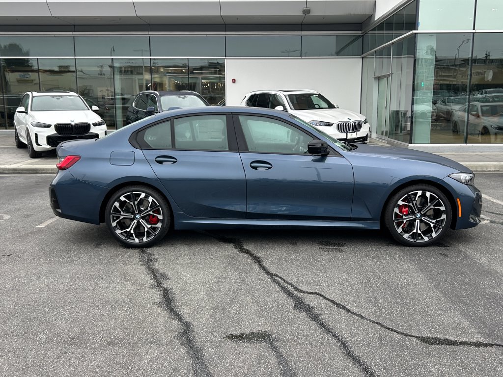 New 2026 BMW 330i Sedan w/ M Sport Package RWD image 6