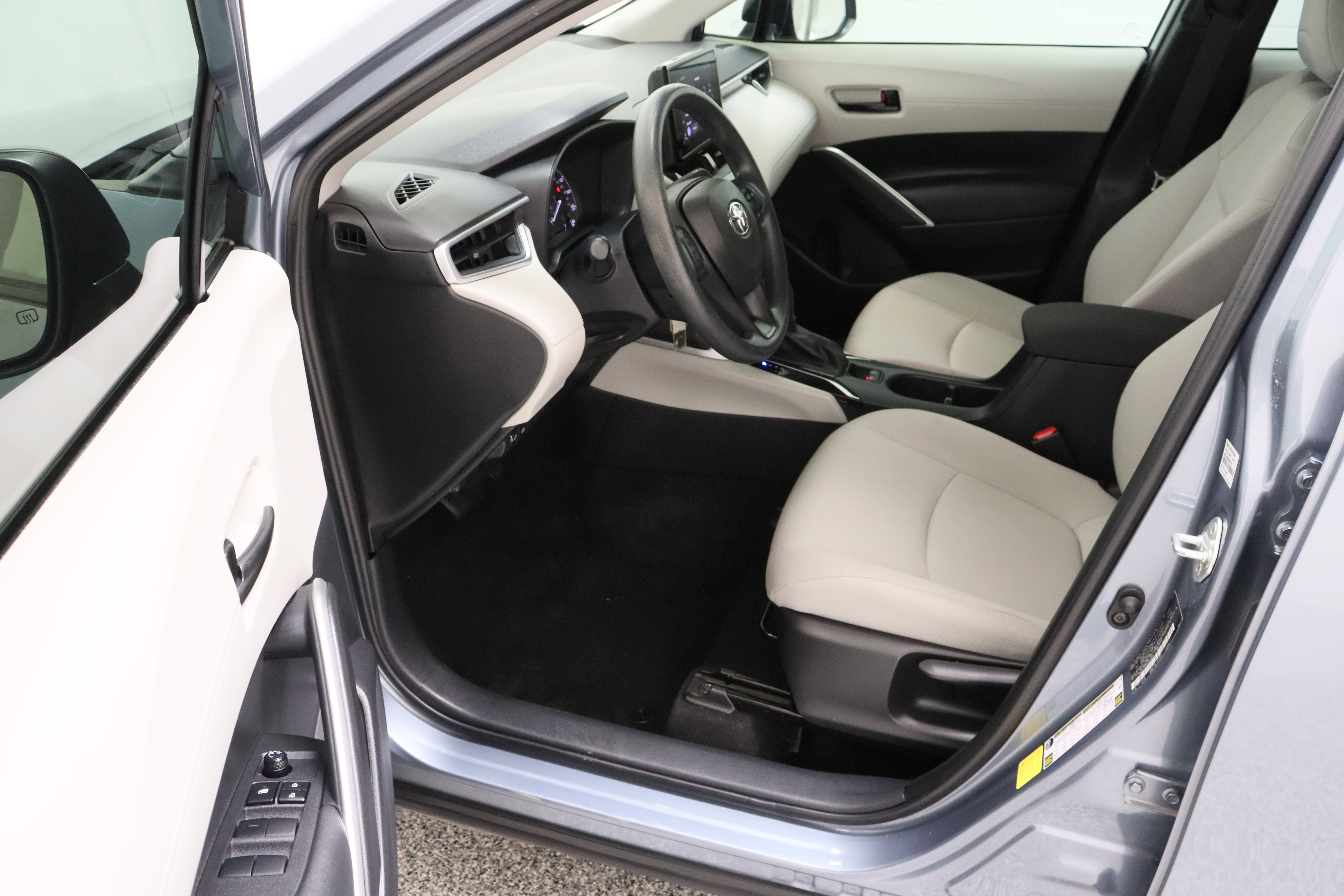 Certified 2023 Toyota Corolla Cross L image 14