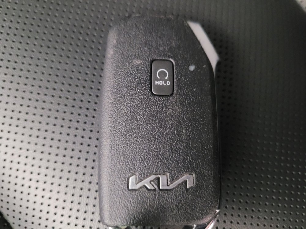 Used 2022 Kia Telluride S AWD/4WD image 32