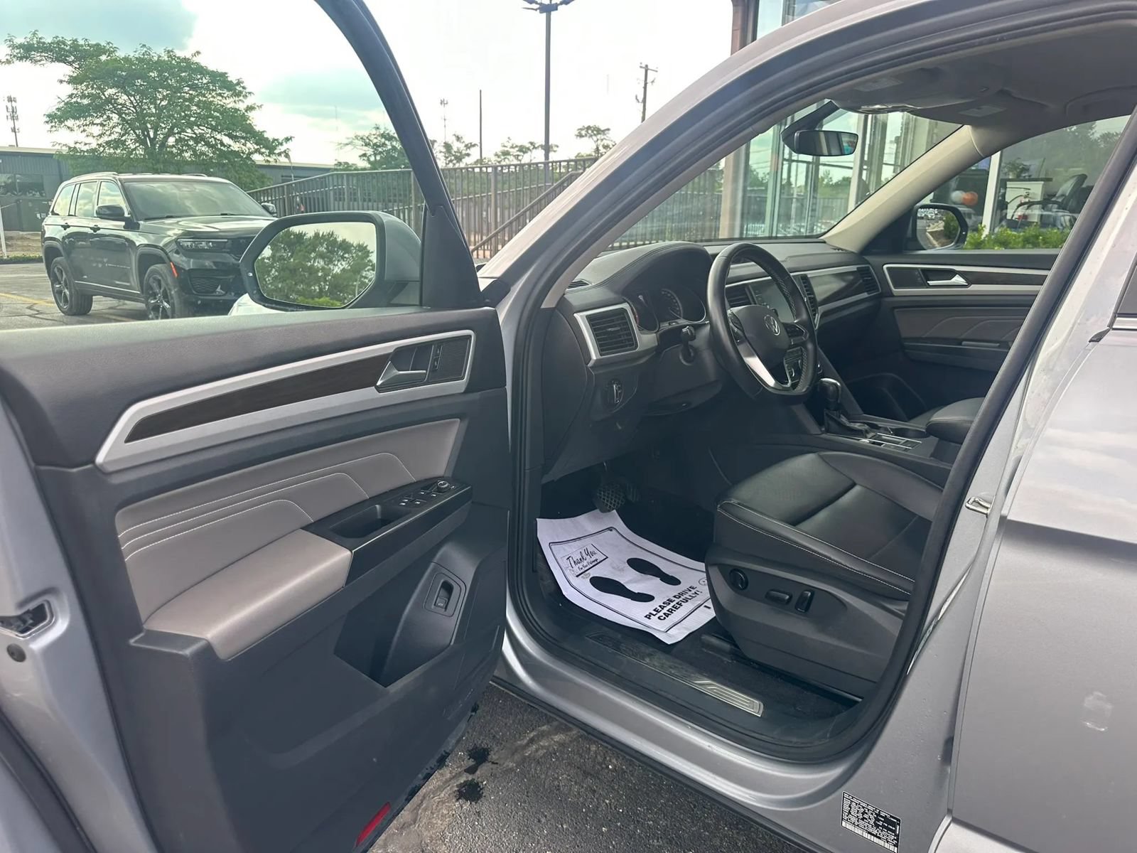 Used 2021 Volkswagen Atlas SE FWD image 12