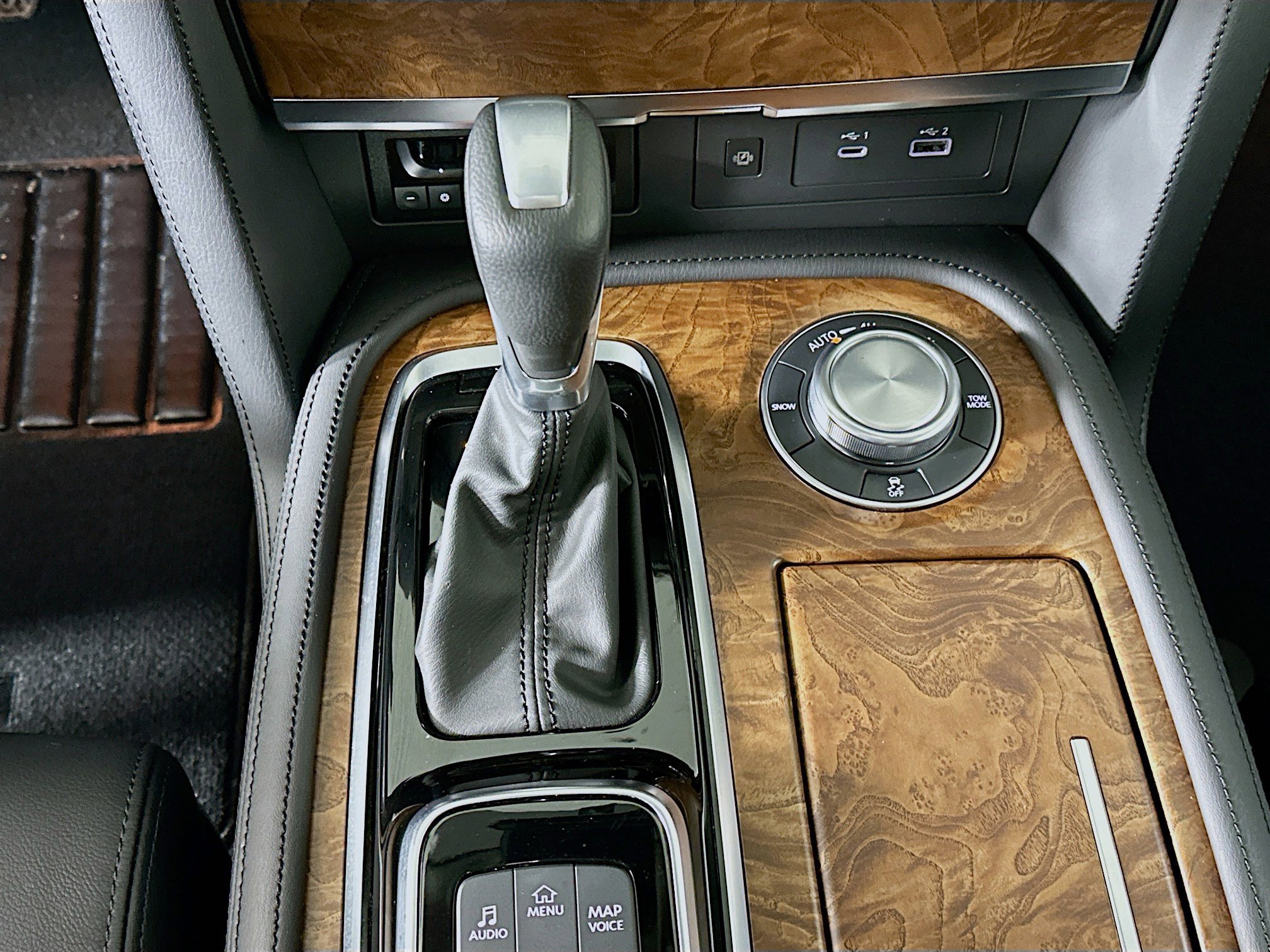 Used 2024 Nissan Armada SL w/ Captain's Chairs Package image 24