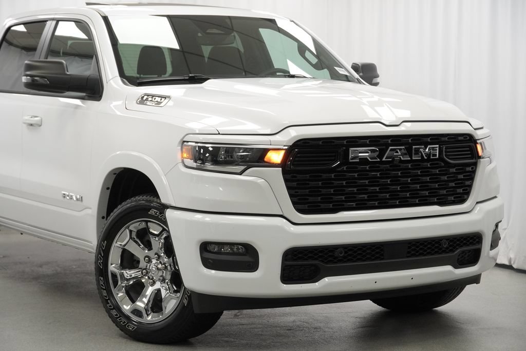 Used 2025 RAM 1500 Big Horn AWD/4WD image 3