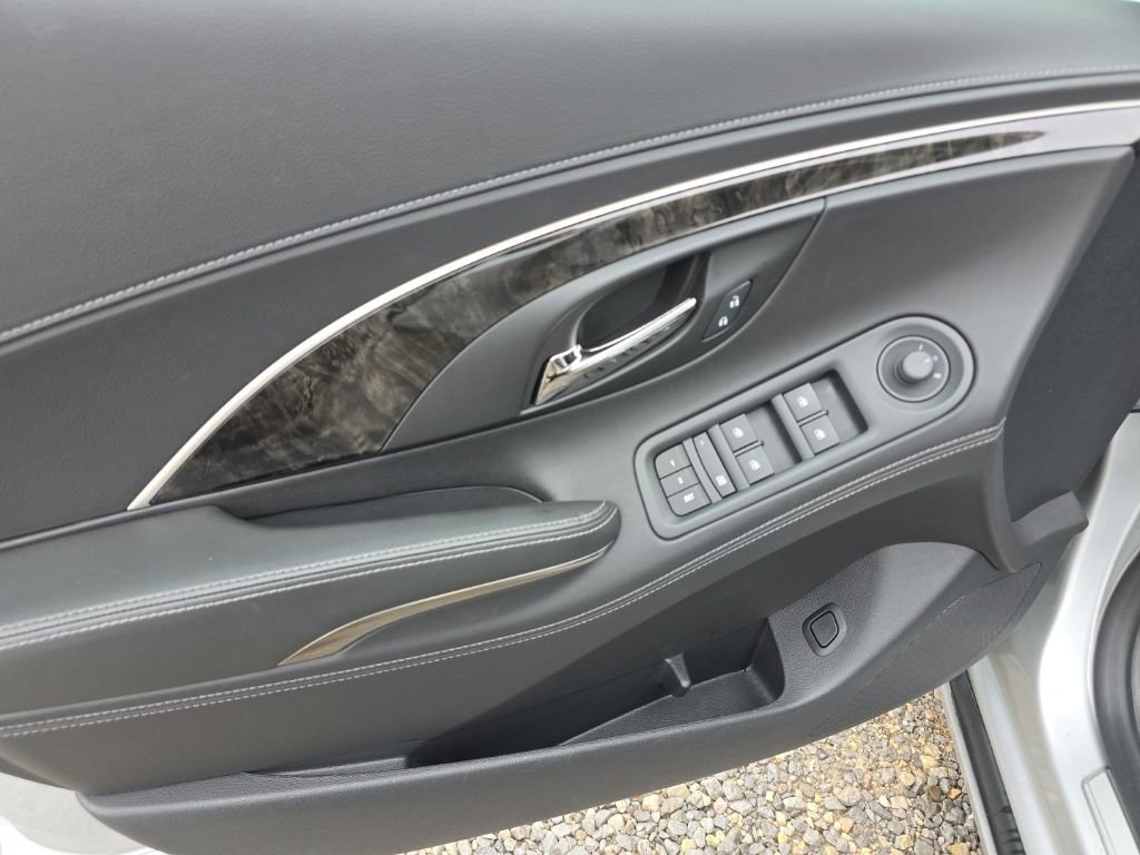 Used 2015 Buick LaCrosse Leather image 12
