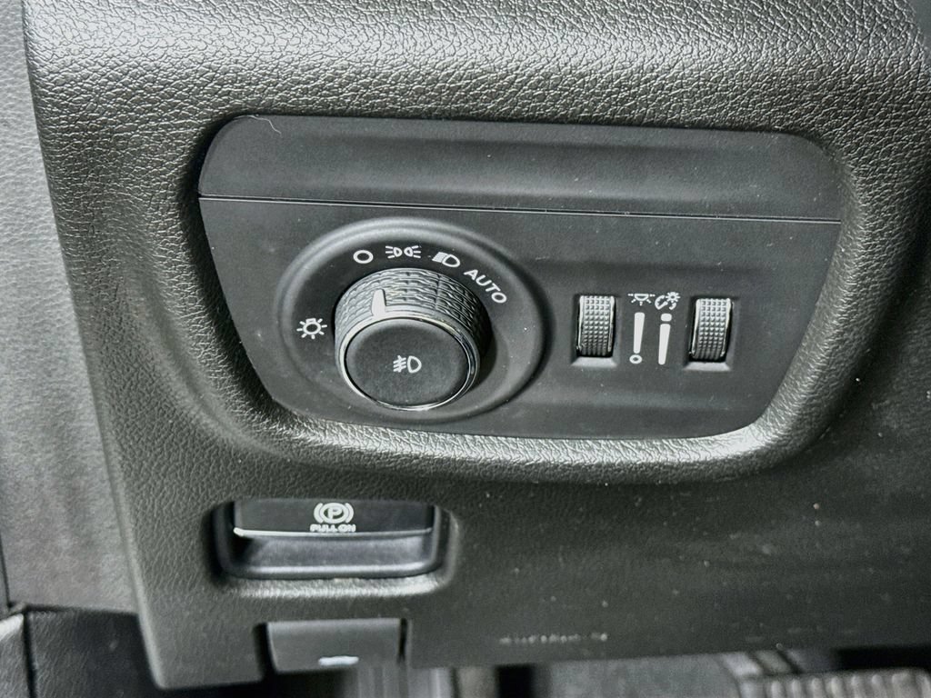 Used 2021 Jeep Grand Cherokee L Limited AWD/4WD image 20