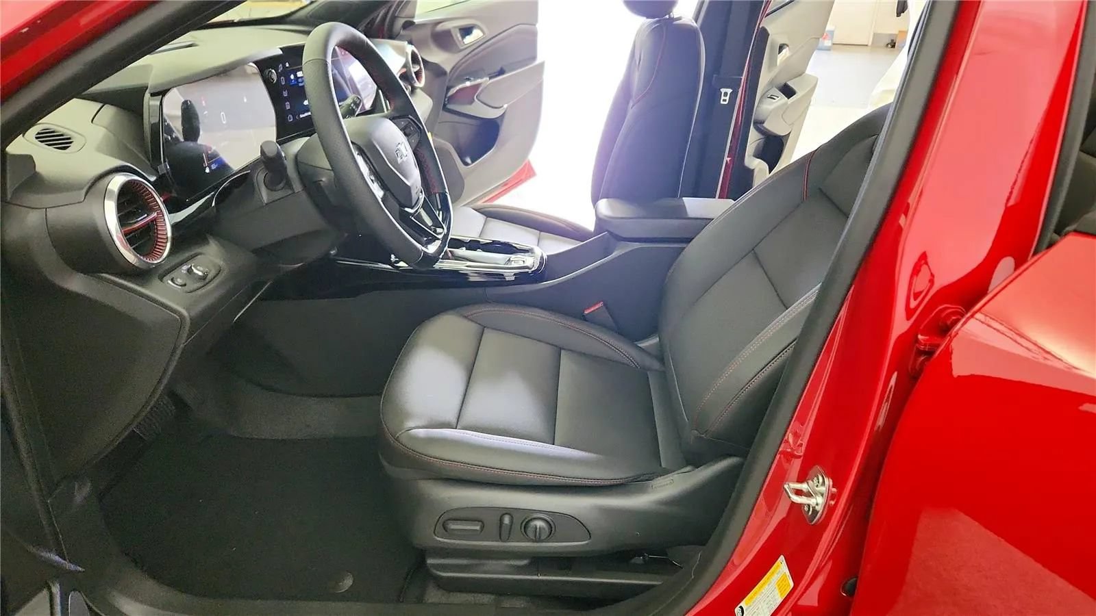 New 2026 Chevrolet Trax RS w/ Driver Confidence Package FWD image 23