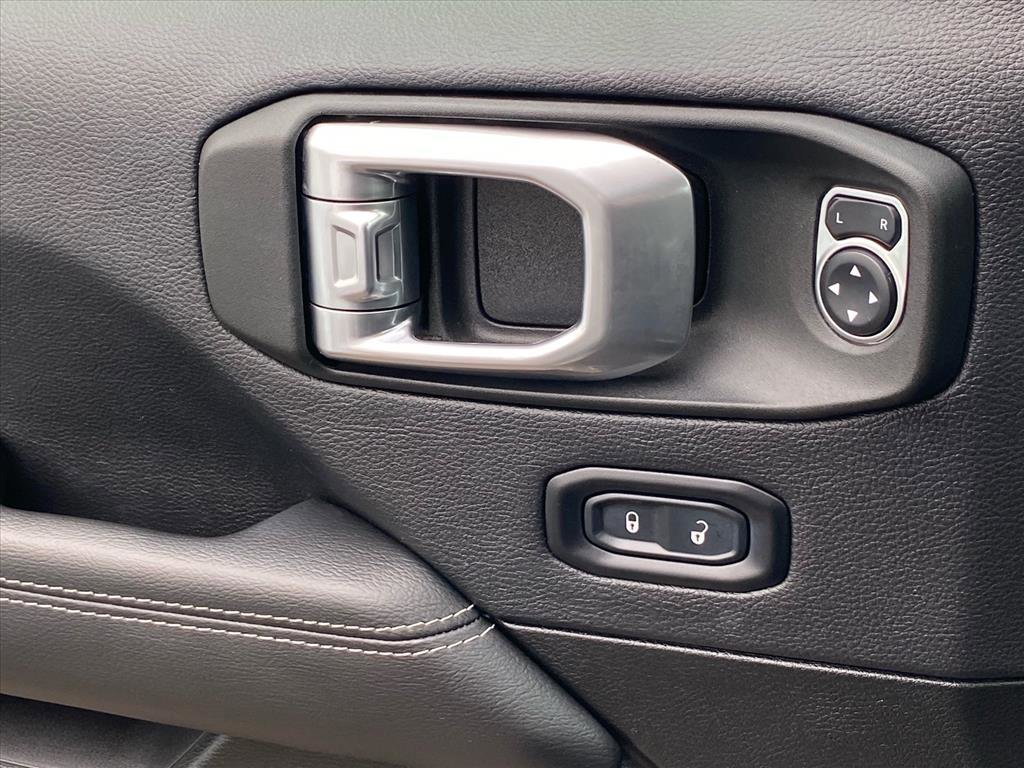 Used 2022 Jeep Wrangler Unlimited Sahara w/ Safety Group image 21