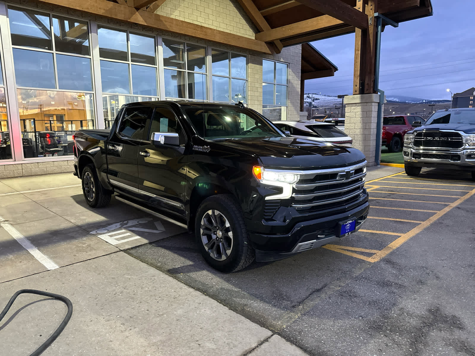 Certified 2023 Chevrolet Silverado 1500 High Country w/ Technology Package image 3